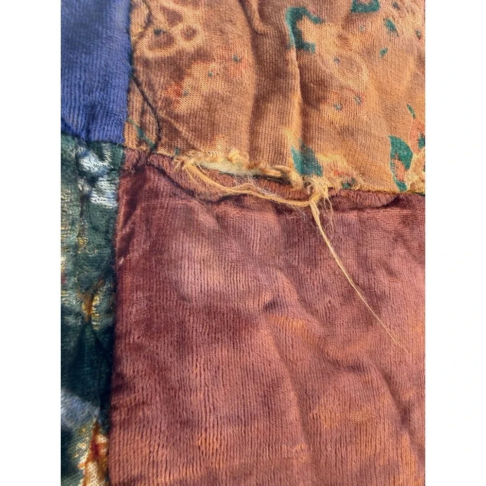 Vtg Velvet Patchwork Quilt Bedspread Q/King Boho Cozy‎ Cottage Witchy READ
